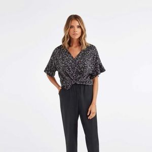 VETTA Capsule Flounce Sleeve Blouse